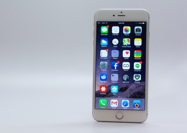 the first iPhone 6 Plus Black Friday deal offers $50 off with a gift card.