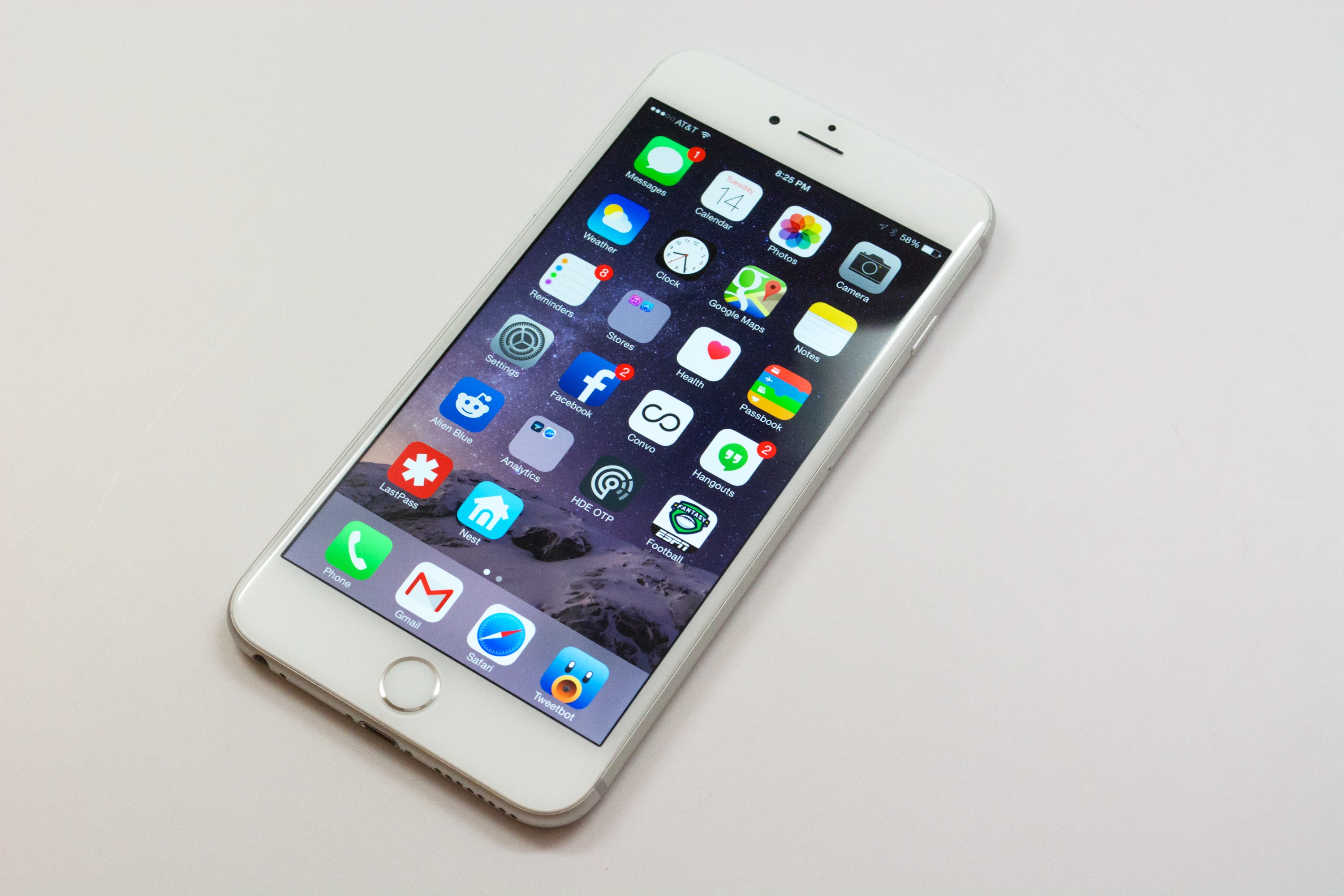 It's still basically impossible to find an iPhone 6 Plus in stock.