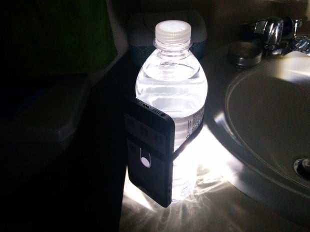 How to turn the iPhone flashlight into a lantern to light up a small room.