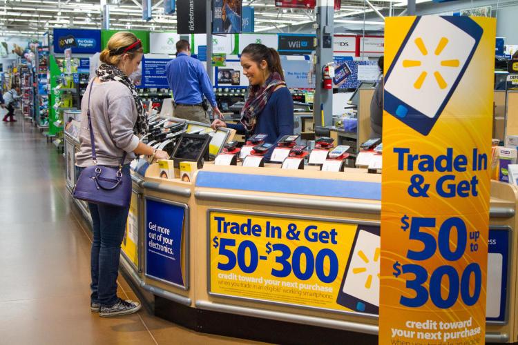 There is an iPhone 6 trade in deal coming this weekend at Walmart.